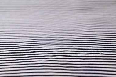 Kumaş siyah beyaz çizgili modern moda kumaş tarzı.