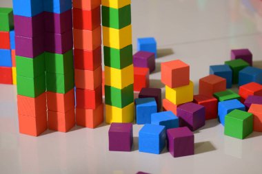 Çocukların etkinliği için tahta oyuncak blok binası evde oyun öğrenme gelişimi