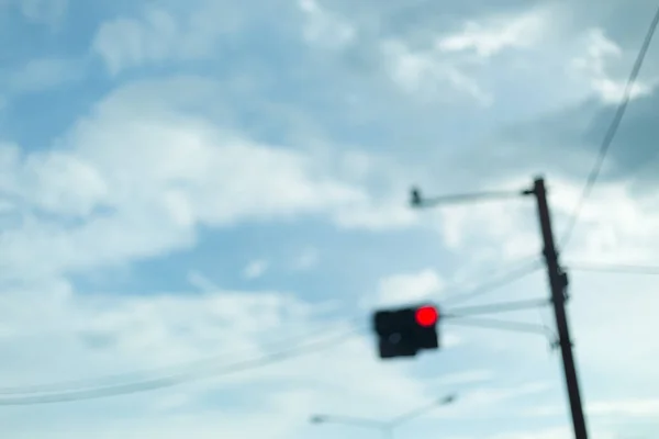 Yoldaki Kırmızı Trafik Işığı Görüntü Bulanık — Stok fotoğraf