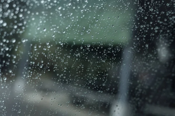 Wassertropfen Auf Glasscheibe — Stockfoto