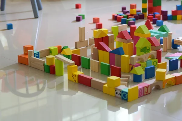 Holzspielzeug Bauklötze Stadt Für Die Aktivität Der Kinder Spielen Lernentwicklung — Stockfoto