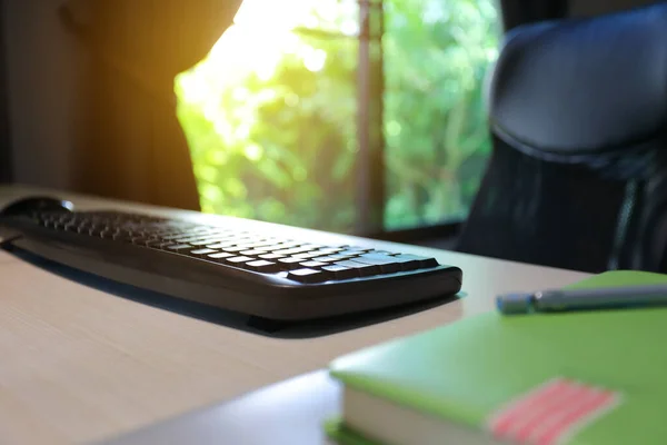 Tastatur Computer Auf Dem Schreibtisch Der Tischarbeit Home Office — Stockfoto