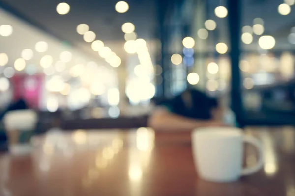 Kávécsésze Asztalon Belül Kávézó Kép Elvont Homályos Háttér — Stock Fotó
