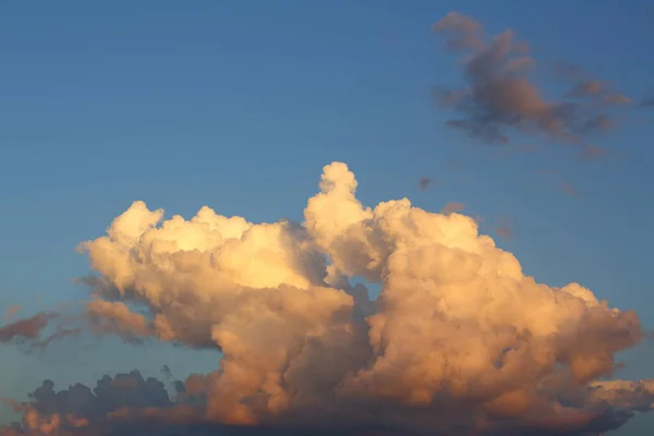 Fluffigt Moln Blå Himmel — Stockfoto