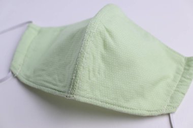 Moda kumaşı pamuk kumaştan el yapımı yüz maskesi tasarımı