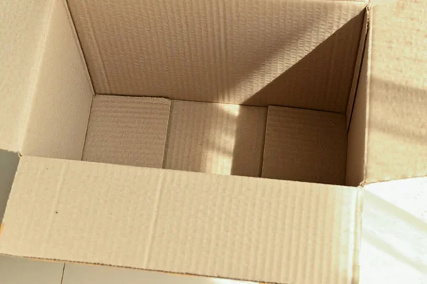 Puste Wewnątrz Brązowe Pudełko Karton Opakowanie Otwarte Opakowanie — Zdjęcie stockowe