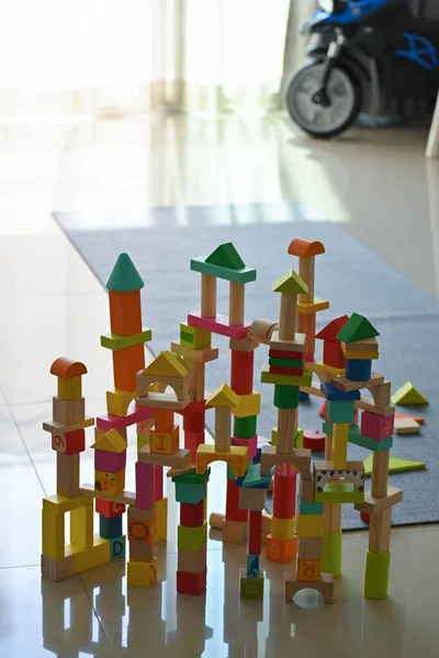 Colorato Blocco Legno Giocattolo Geometrico Bambini Che Giocano Imparare Creatività — Foto Stock