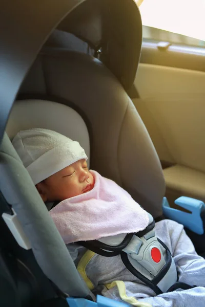 Cute Newborn Baby Sleeping Car Seat Safety Belt Lock Protection — Stock Photo, Image
