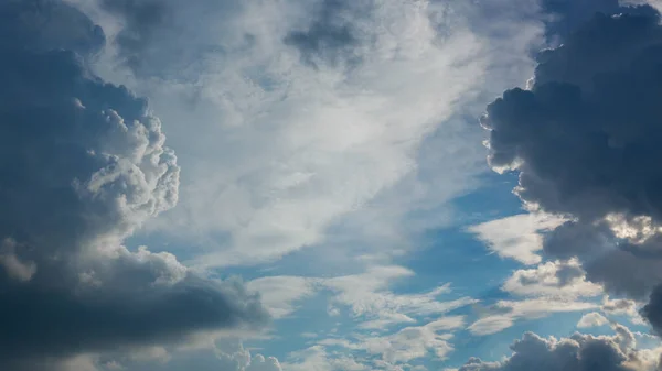 Awan Besar Langit Dramatis Iklim Berawan Latar Belakang Cuaca — Stok Foto