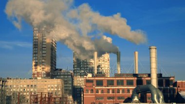 Fabrika duman konut alanı yakınında