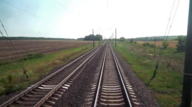 Yaz aylarında tren tarafından ileri hareketi