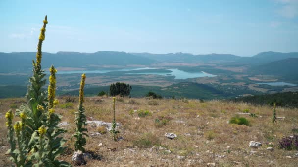 Reservoaren i Baydar Valley, Crimea — Stockvideo