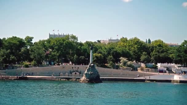 Monument naar gezonken schepen Sevastopol Krim — Stockvideo