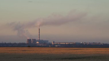 Akşam Field yakınındaki termik santral