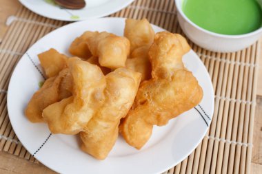 Çin ekmek sopa ve pandan Hindistan cevizi custard DIP 