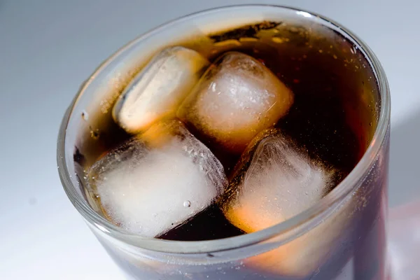 Cocktail Whisky Cola Glace Dans Verre Transparent — Photo