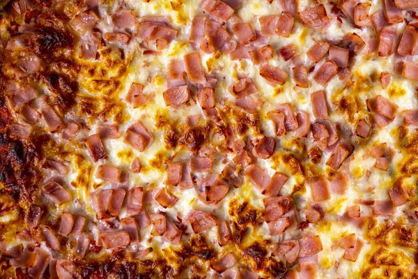 Pizza Hintergrund Schinken Und Käse Geschmolzen Gebacken Und Schmackhaft — Stockfoto