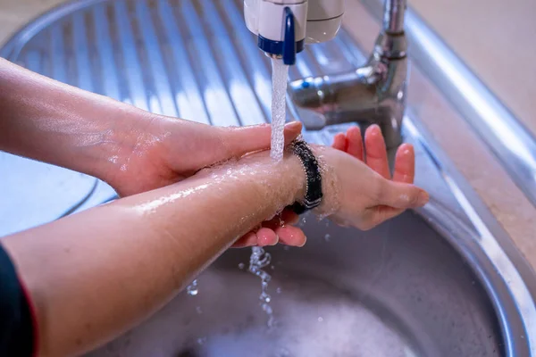 Lavar Braços Pulso Corretamente Conceito Higiene Mãos Molhadas — Fotografia de Stock