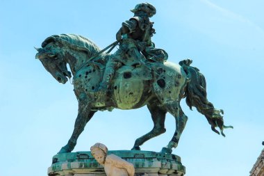 Budapeşte, Macaristan - 11 Mayıs 2012: Savoy Prensi Eugene 'in ek binicilik heykeli