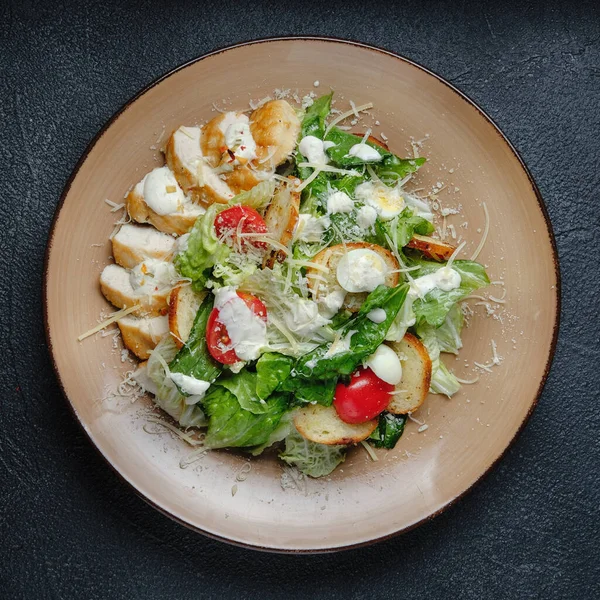 Mezcla Vegetal Fresca Ensalada Sobre Fondo Madera Fotos de stock libres de derechos