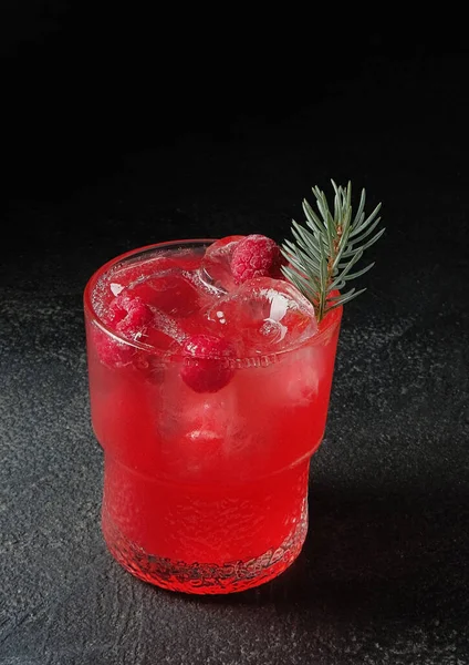 Cocktail Nahaufnahme Auf Schwarzem Hintergrund — Stockfoto