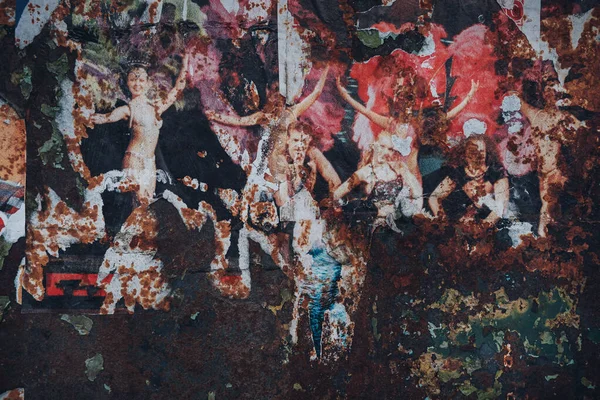Kolorowe Podarte Plakaty Grunge Starych Ścianach Jako Twórcze Abstrakcyjne Tło — Zdjęcie stockowe