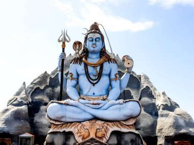 Shiva Tanrı heykeli Surat yakınlarında, Gujarat.