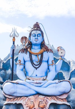 Shiva Tanrı heykeli Surat yakınlarında, Gujarat.