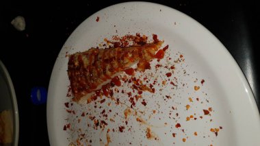 Pizza Pic In Dish kekikli, kırmızı biberli....