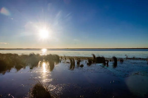 Soleil Brille Sur Lac Comté Vulcan Alberta Canada — Photo