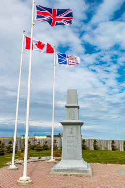 Savaş anıları kasabada duruyor. İnek Başı, Newfoundland, Kanada
