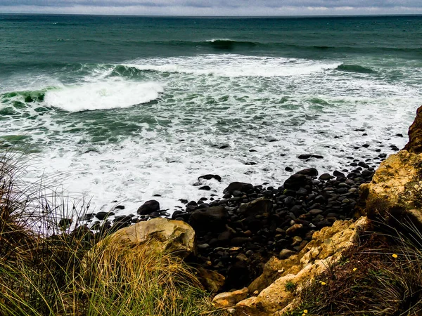 Ondas Despenham Terra Taranaki Beach Taranaki Nova Zelândia — Fotografia de Stock