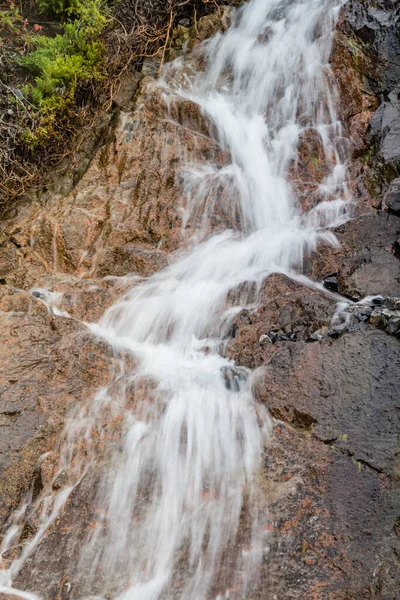 Eau Cascade Sur Les Montagnes Cascade Parc National Banff Alberta — Photo