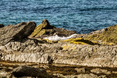 Broom Point civarındaki dalgalı sular. Gros Morne Ulusal Parkı, Newfoundland, Kanada
