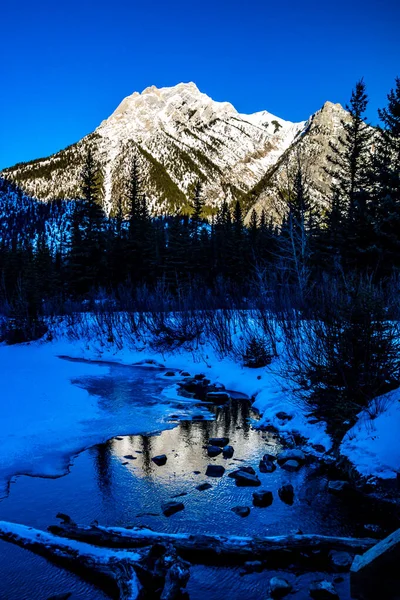 Neve Precoce All Inizio Dell Autunno Mount Lorret Ponds Parco — Foto Stock