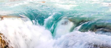 Athabaska Şelaleleri, Jasper Ulusal Parkı, Alberta, Kanada.