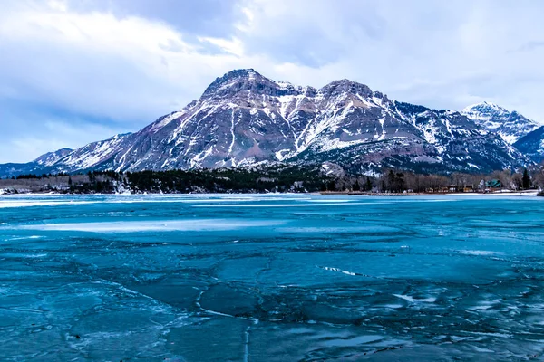 Upper Waterton Lake Début Printemps Parc National Des Lacs Waterton — Photo