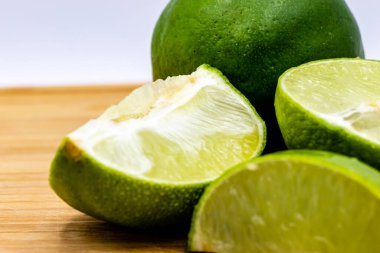 Renkli limonlar, limonlar, portakallar. Calgary, Alberta, Kanada