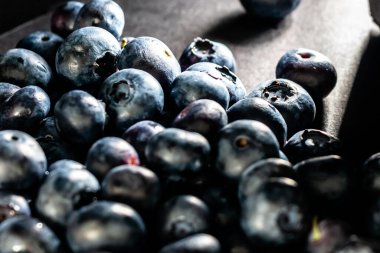 Siyah böğürtlen. Calgary, Alberta, Kanada