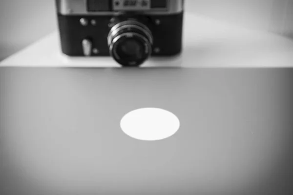 Computador Poderoso Uma Câmera Vintage — Fotografia de Stock