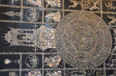 Bangkok 'taki Wat Pho' da yaslanan Buda 'nın tabanında inci kakmalı kakma.