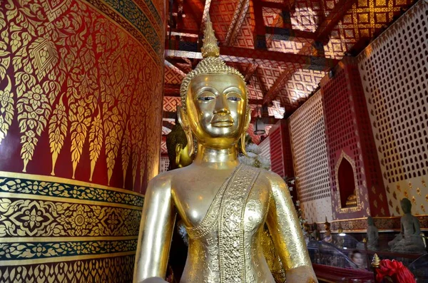 Estatua Buda Oro Wat Phanan Choeng Ayutthaya — Foto de Stock