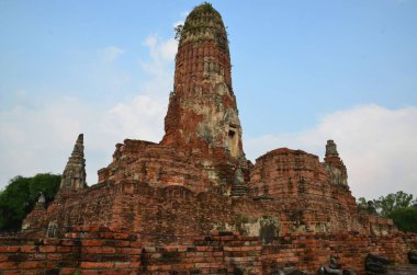 Ayutthaya 'daki Wat Phra Ram tapınağının güzel kompleksi