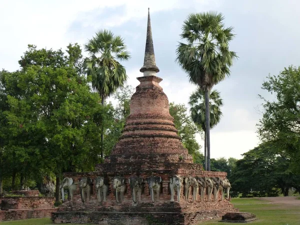 Wat Sorasak Ein Schöner Elefantentempel Sukhothai — Stockfoto