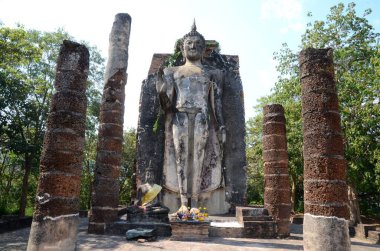 Sukhothai 'nin en güzel Buda resimlerinden biri: Wat Saphan Hin' in Phra Attharot Buda 'sı