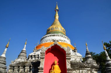 Chiang Mai 'de Wat Buppharam' dan Chedi.
