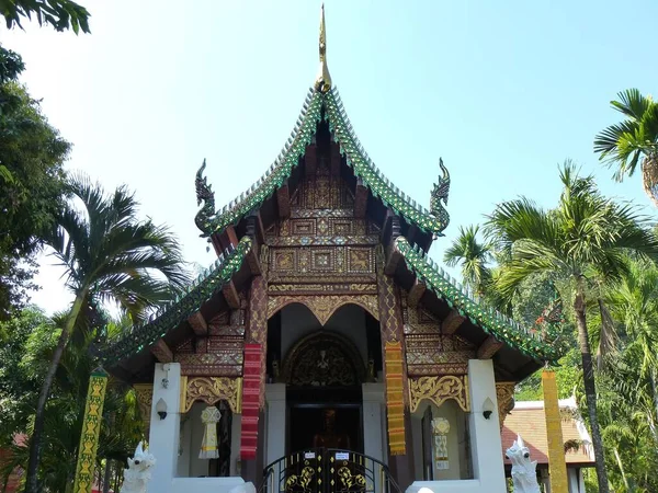 Hermoso Viharn Wat Chiang Mai — Foto de Stock