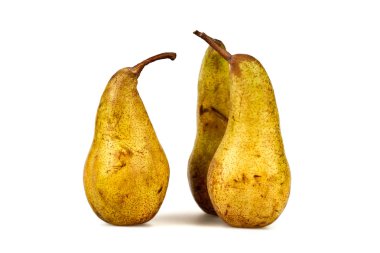 Birbirine bakarak üç izole armut