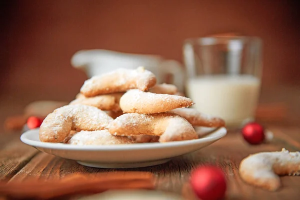 Vanille paard schoen cookies op een plaat — Stockfoto