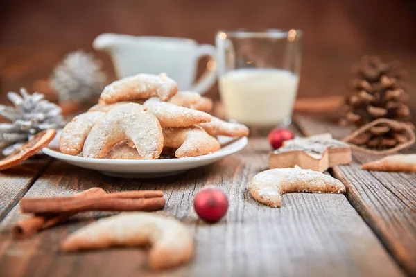 Vanilya at ayakkabı çerezleri Noel masa